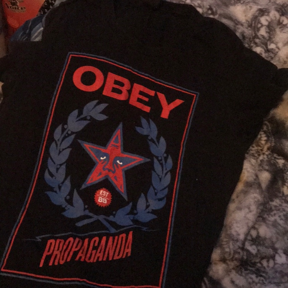 Obey tshirt